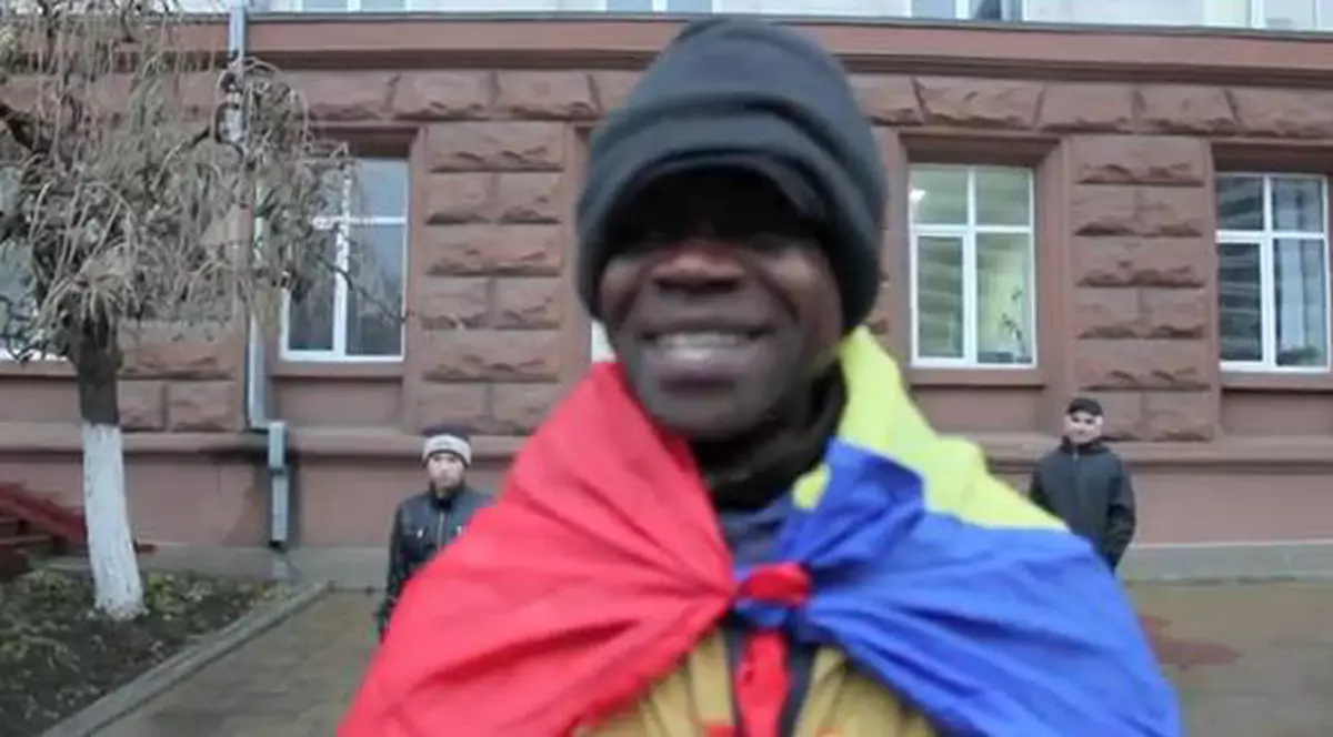 Un african se vrea președinte în Republica Moldova. Dorește unirea cu România