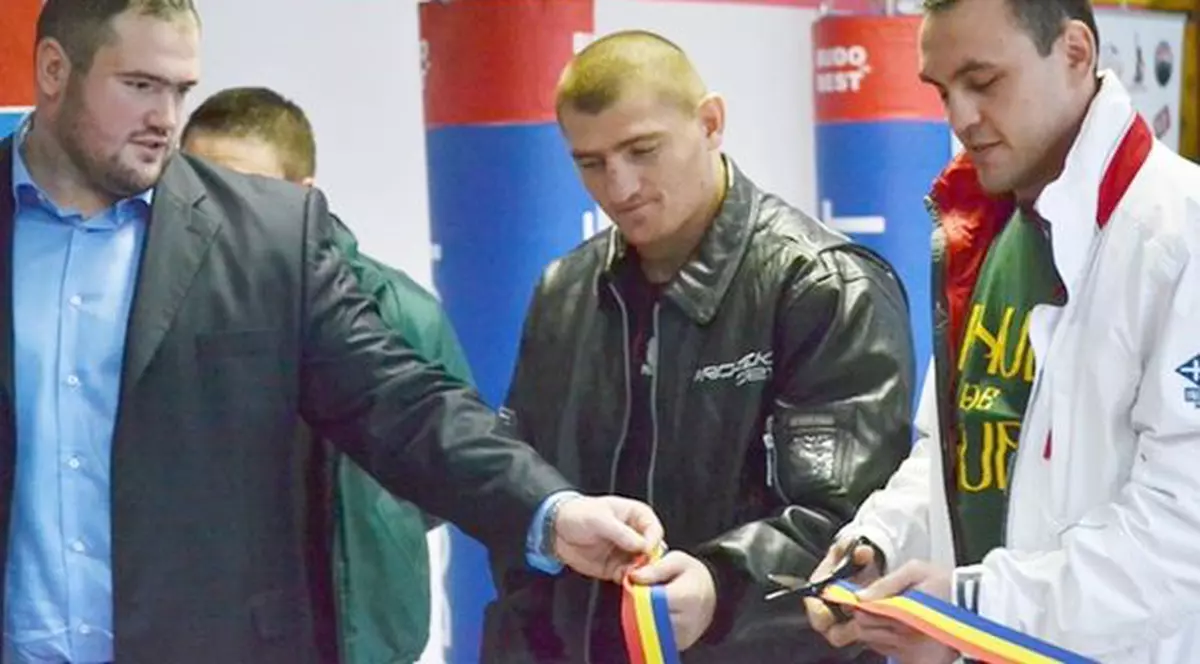 Mixed Martial Arts (MMA) a ajuns în Moldova. Află unde s-a deschis primul club de ”Arte Marţiale Mixte”