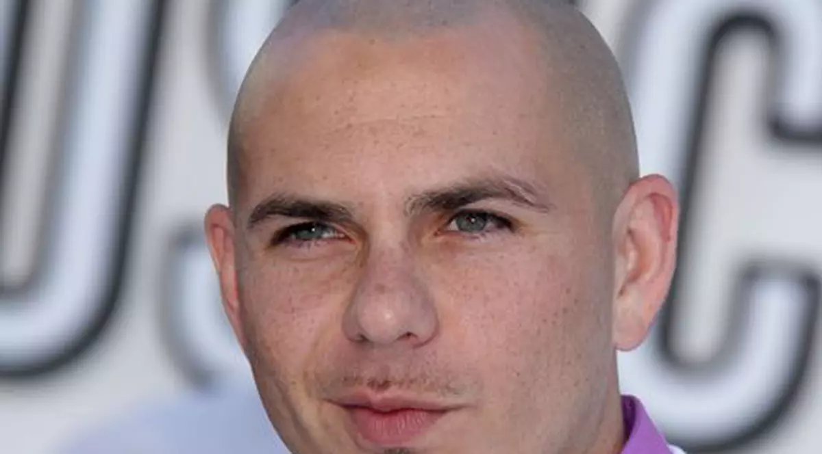 Pitbull zice într-un cântec de fetele din România: "Mi-a zis că pot să o am pe ea şi pe sora ei" | Audio