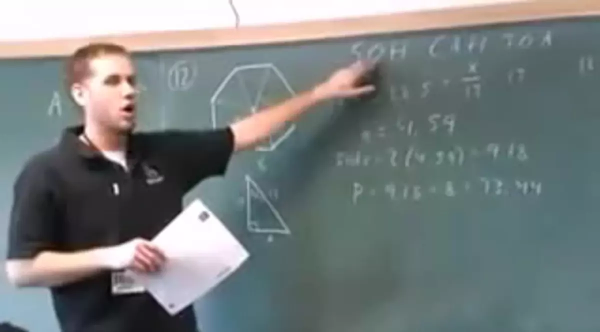Ce nebunie! Un profesor predă geometrie pe muzică | VIDEO