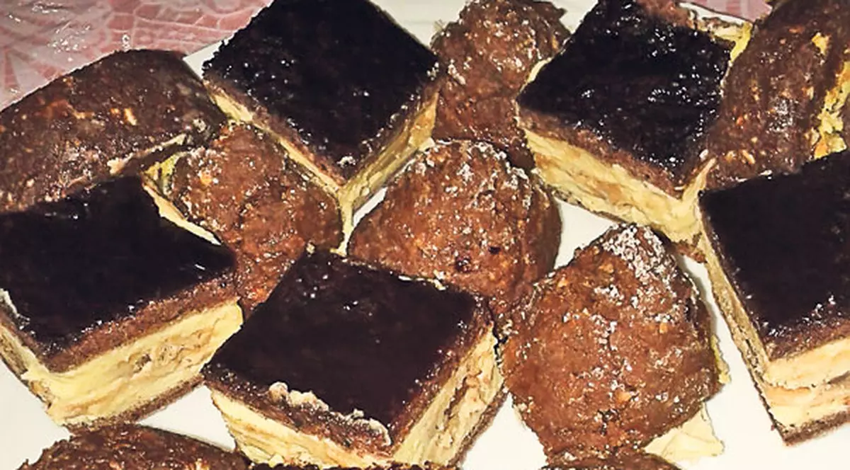 O reţetă sănătoasă | Prăjitura «Poşeta Elenei Udrea»