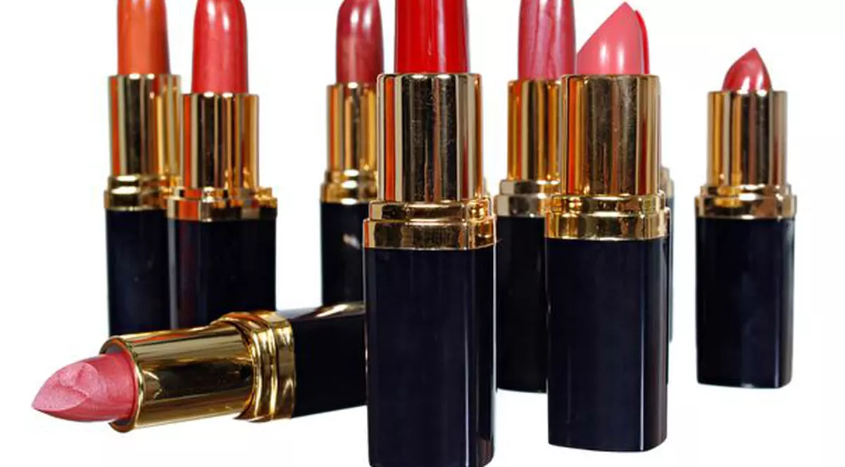 Învaţă să-ţi aplici corect rujul