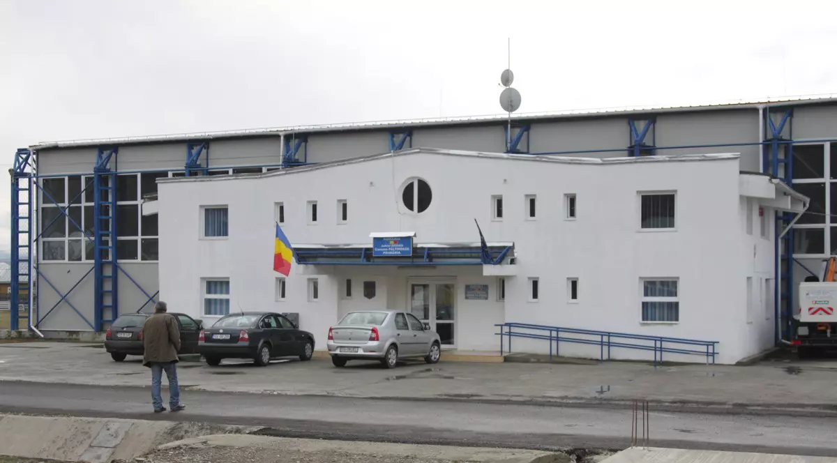 Primărie mutată într-o sală de sport 