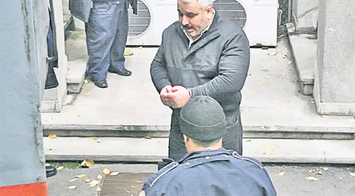 Sile Cămătaru făcea afaceri la telefon din celula de la Jilava