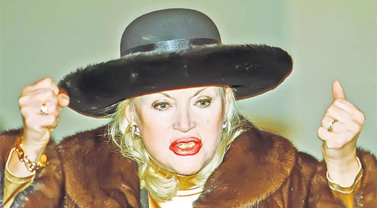 Înainte de a fi internată la azil, Zina Dumitrescu i-ar fi cerut unui bărbat să-i cumpere somnifere