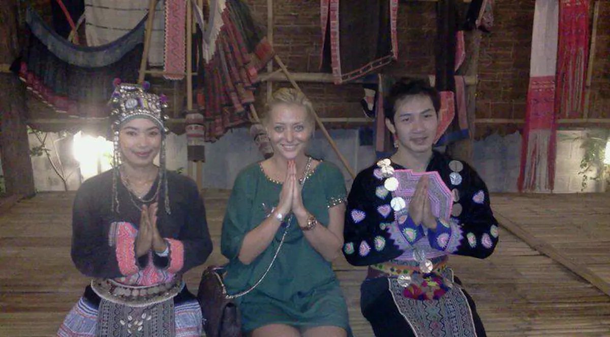 Delia Matache lansează o nouă modă: fără machiaj în vacanţă! FOTO