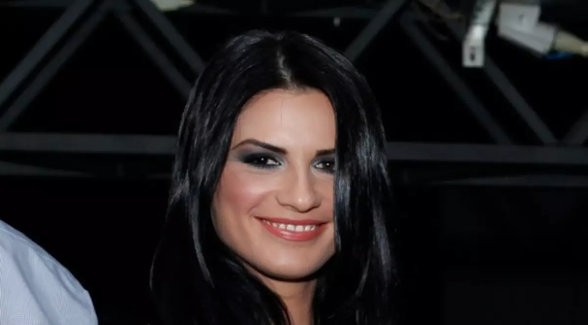 Cântăreaţa Ellie White face furori peste hotare