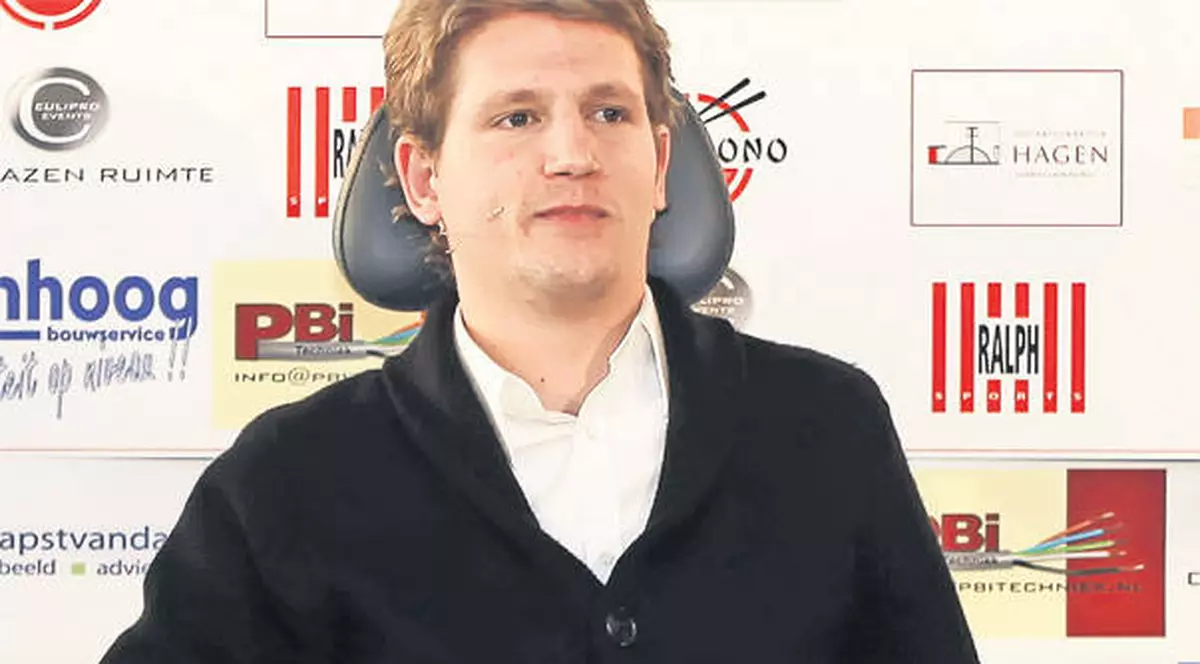 Neşu munceşte de ziua lui