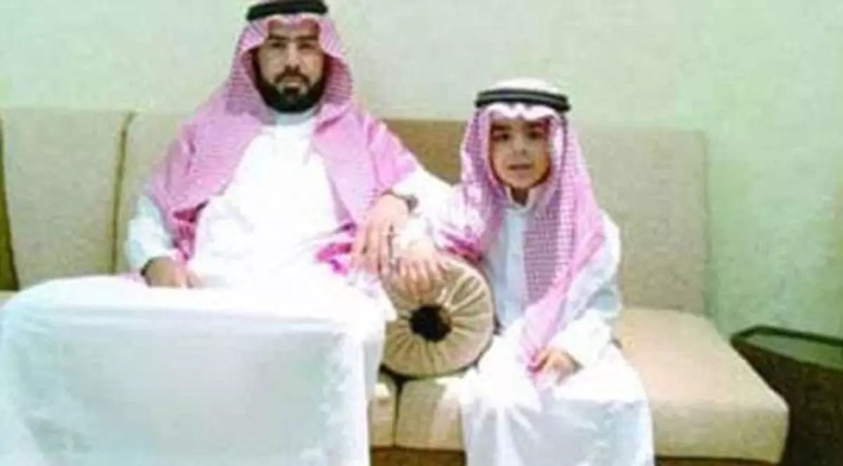 Îşi vinde fiul pe Facebook ca să nu trăiască în sărăcie!