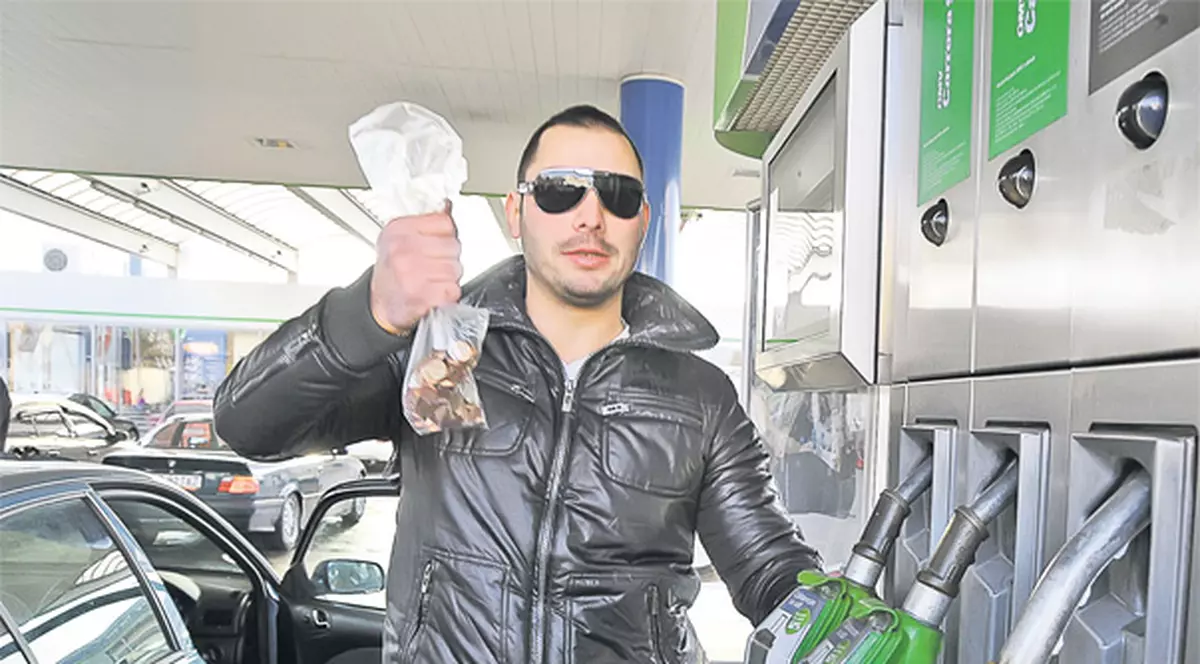 Şoferii «jupuiţi» de bani la pompă au fost răzbunaţi! 200.000.000 €, amendă pentru benzinari
