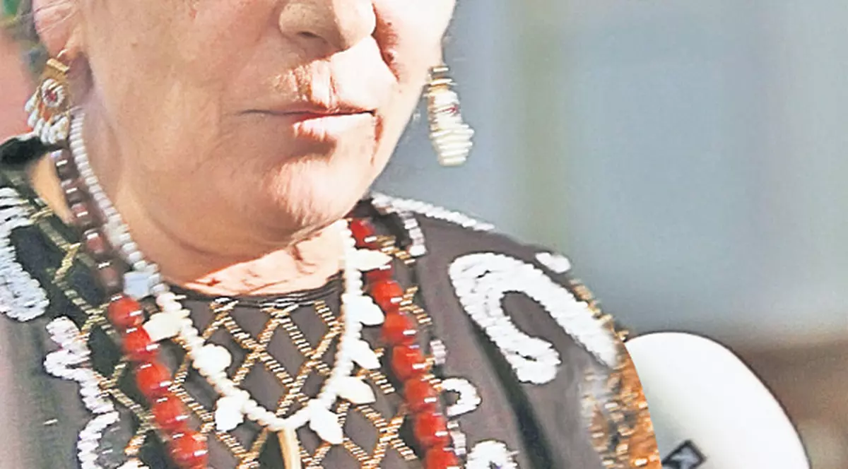 Vrăjitoarea Brăţara i-a bestemat pe magistraţi