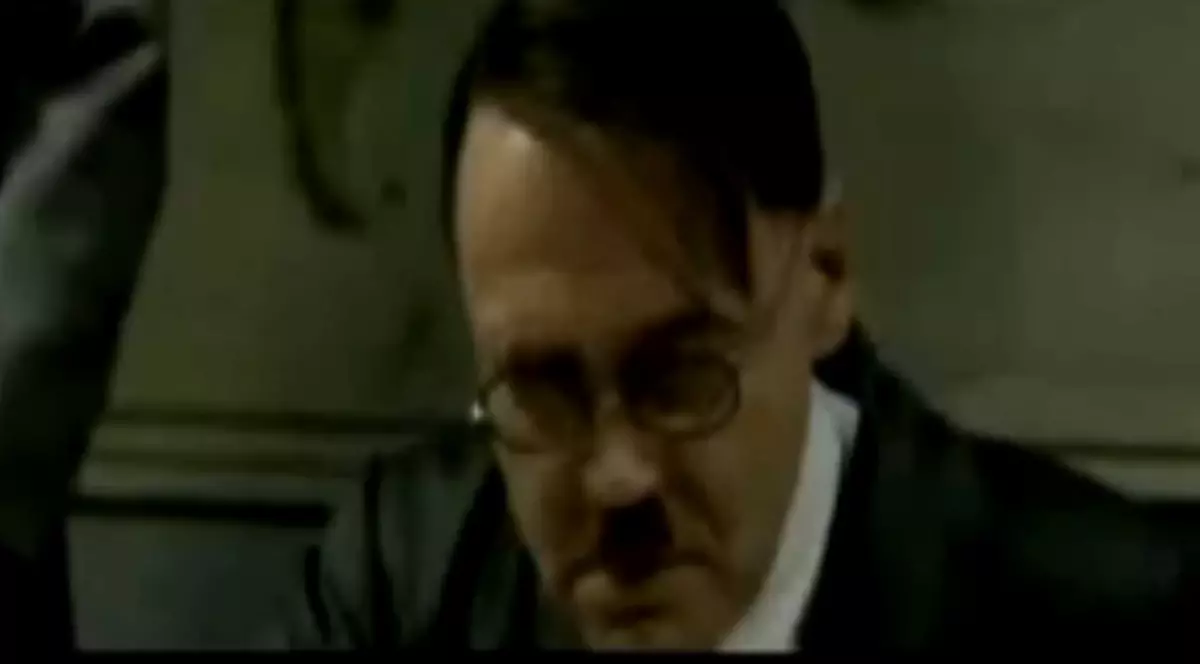 Super-parodie |  Hitler e fan Mircea Badea! | VIDEO