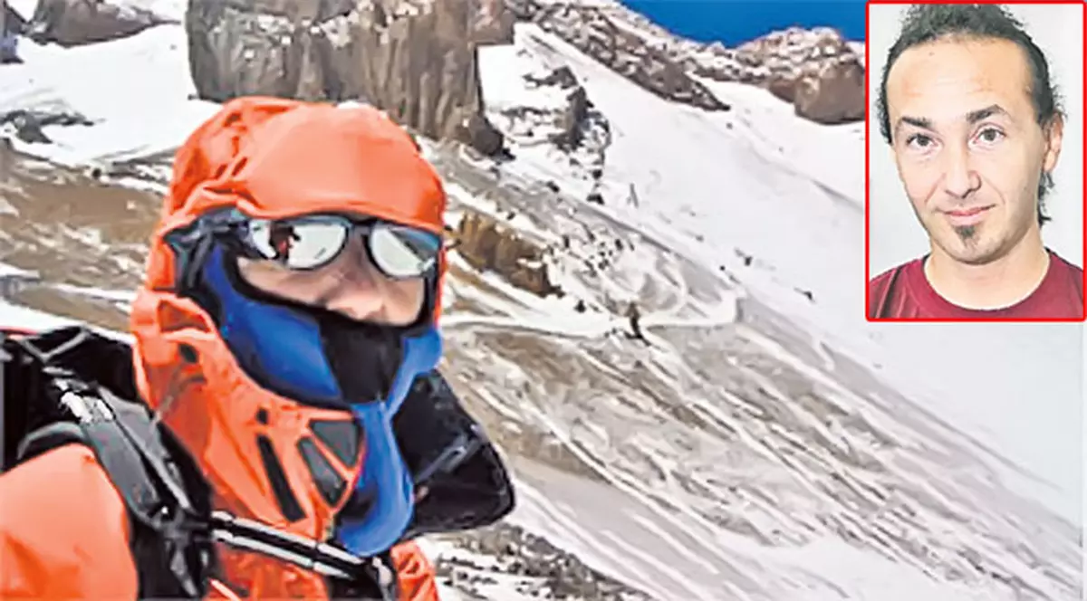 Un grup de romani condusi de alpinistul Cristi Tzecu incearca sa "cucereasca" cei mai imortanti munti din America de Sud