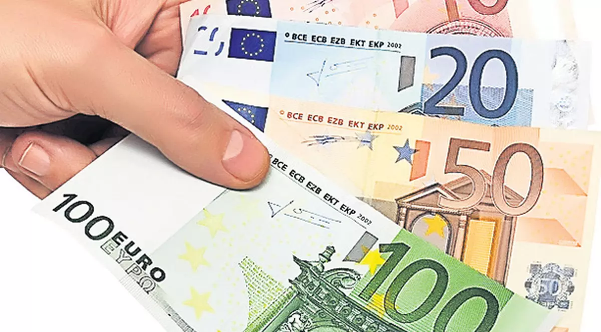 De mâine, vom lua credite mai greu