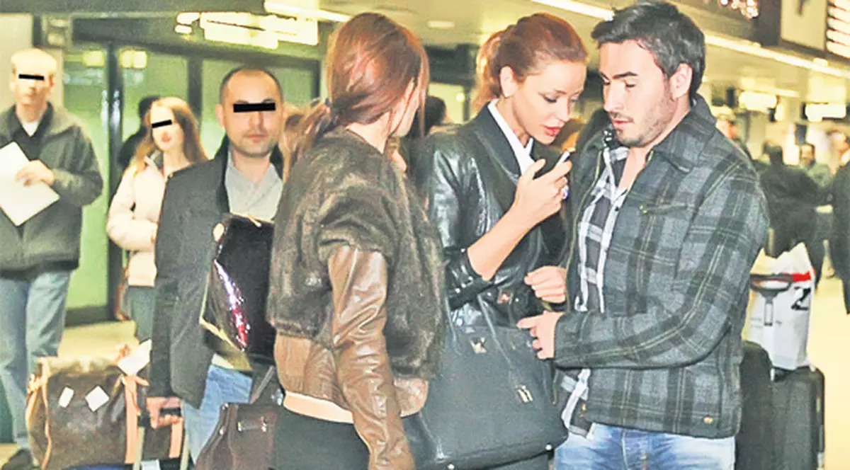 Bianca Drăguşanu şi Adrian Cristea, chef cu vin roşu în avion | EXCLUSIV