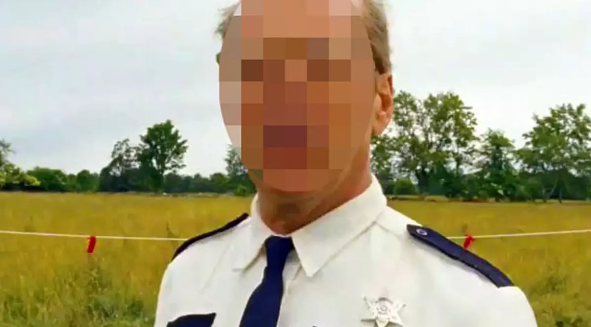 EL e GREU DE UCIS?!? Aproape chel, cu ochelari de moş şi cu trup flasc, BRUCE WILLIS e doar o umbră a invincibilului de odinioară | VIDEO