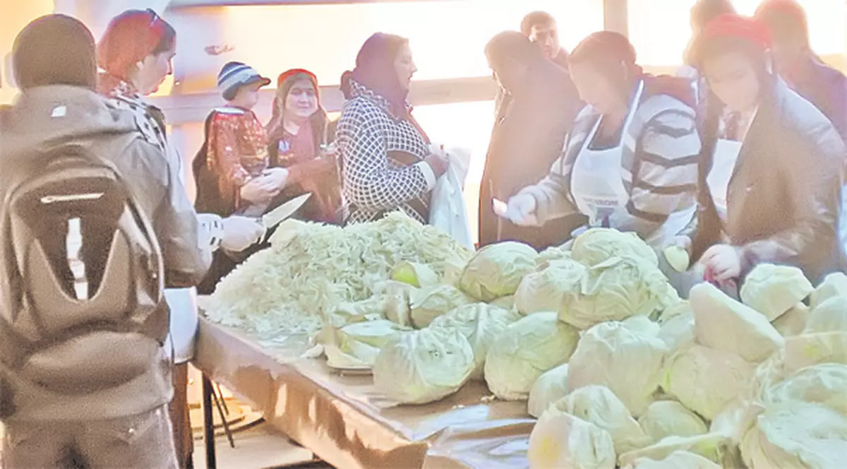 Prinţul Cioabă a gătit o tonă de mâncare