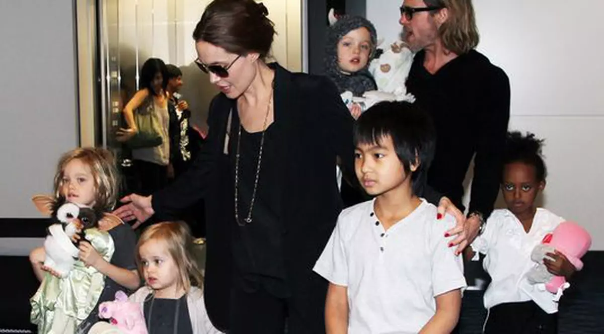 Brad Pitt şi Angelina Jolie nu-şi lasă copiii să caute informaţii despre părinţii lor pe Google