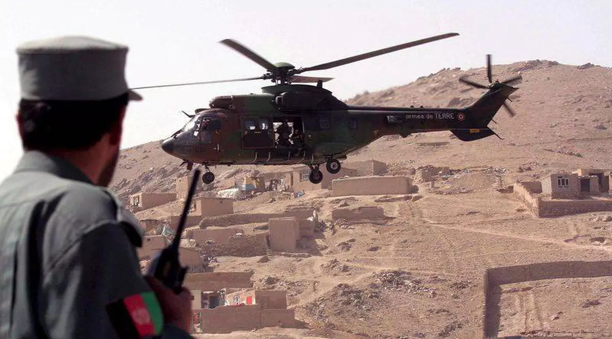 Șase morți, după ce un elicopter NATO s-a prăbușit în Afganistan