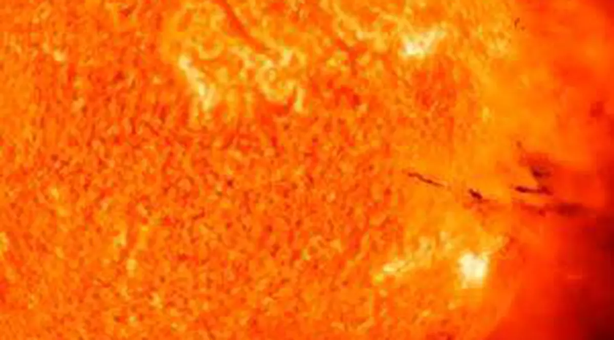 Experţii avertizează! Pământul va fi lovit de cea mai puternică furtună solară de după 2005 