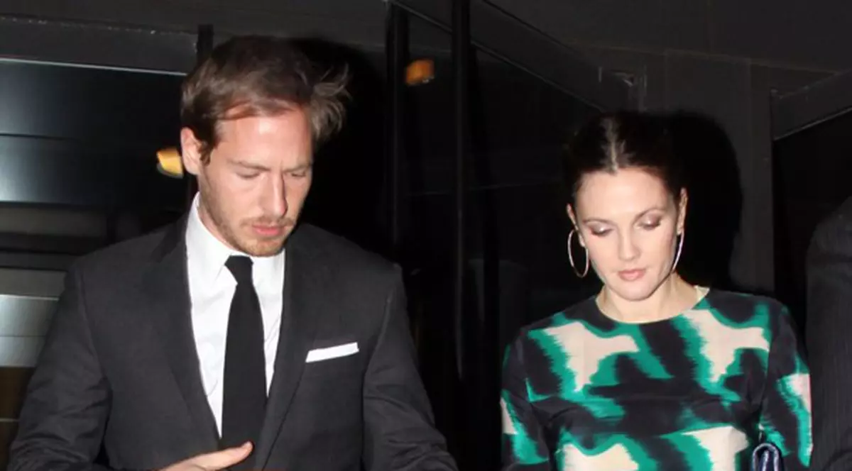 Ce nu face dragostea! Drew Barrymore se converteşte la iudaism pentru iubitul său!