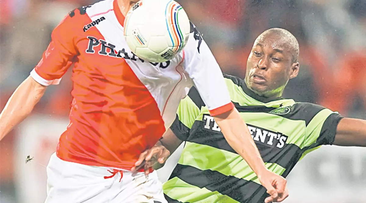 Mihăiţă Neşu îşi mişcă braţul stâng