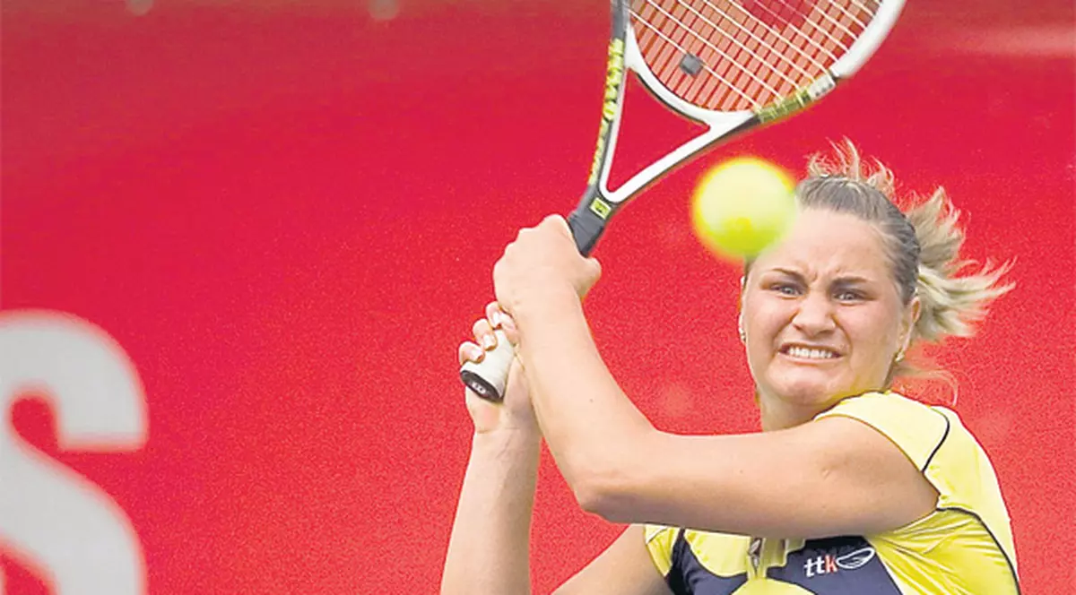 Una caldă, alta rece la Doha. Niculescu e în sferturi la Doha, Halep a fost învinsă de Azarenka