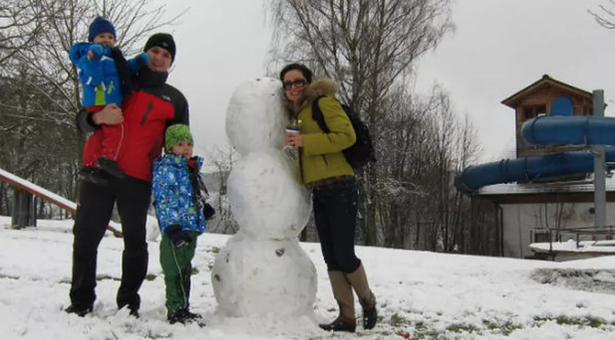 Olivia Steer şi-a făcut ziua de naştere în Germania, la zăpadă
