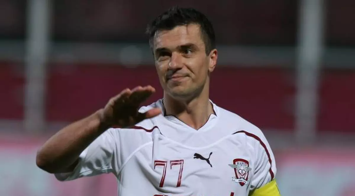 Pancu poartă pe dedesubt tricoul lui Alexa / Al. Ioniţă a adus prima victoria a Rapidului în 2012