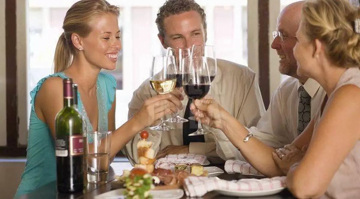 Peste 600.000 de români îşi sărbătoresc onomastica de Sf. Vasile