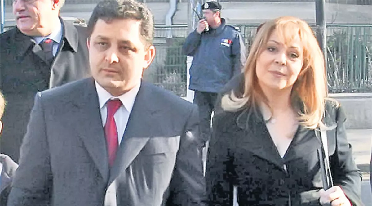 EXCLUSIV | Marian Vanghelie face orice din dragoste: "S-a bătut cu un malac pentru Charlotte!"