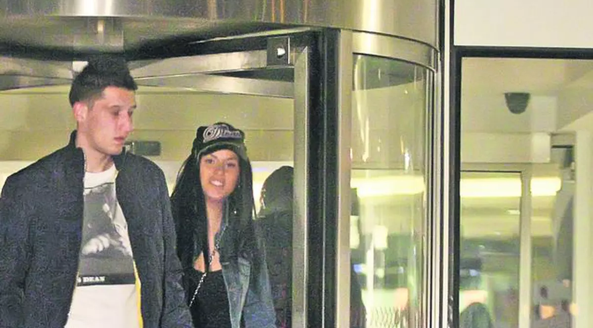 Costea se antrenează, la mall, cu Daniela