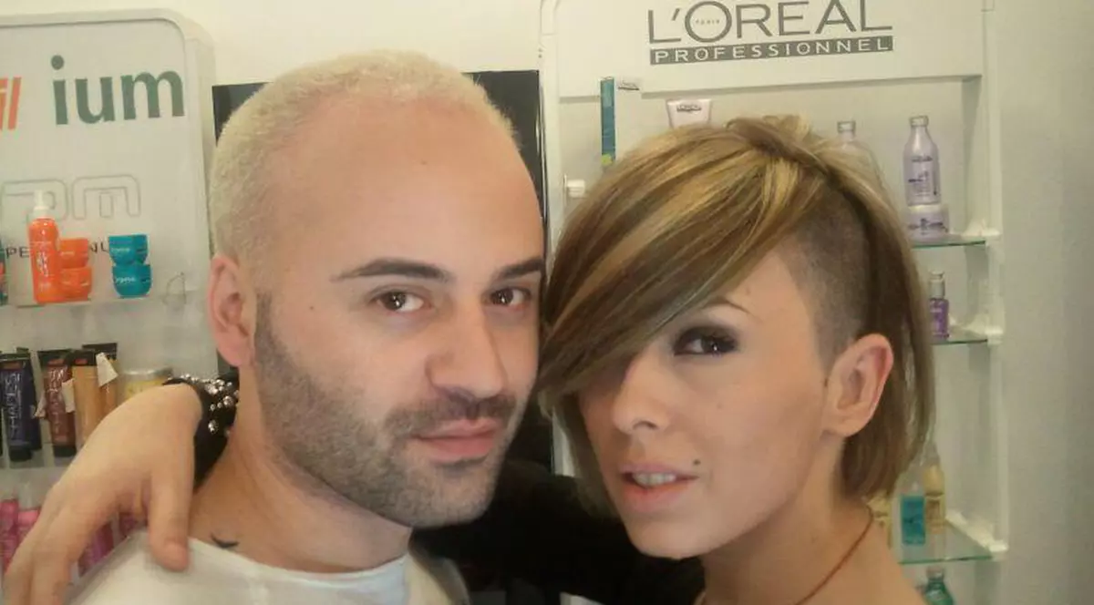 Schimbare de look uluitoare a lui Matteo. S-a făcut blond puişor şi şi-a ras creasta! FOTO