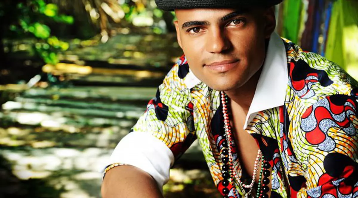 Cântăreţul Mohombi, venit pentru a doua oară în România, rupe inima fanelor: "Sunt logodit"