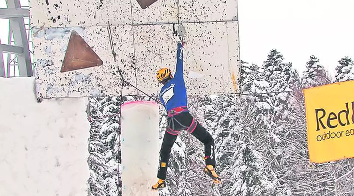 Un austriac, cel mai bun căţărător pe gheaţă