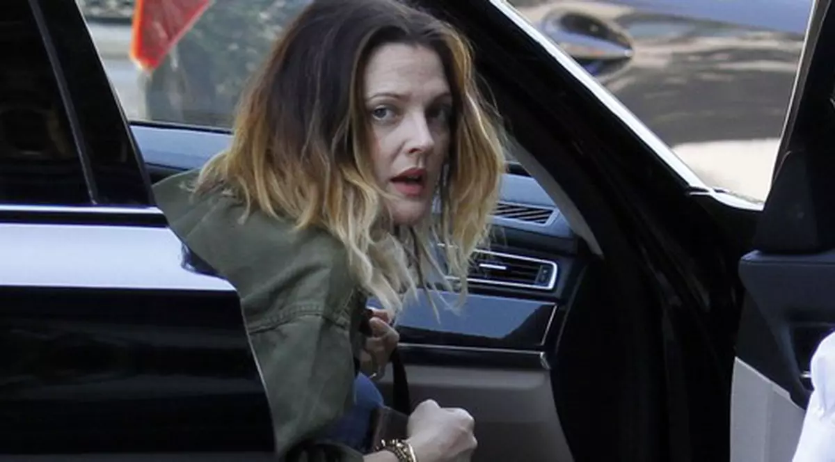 Vestea care i-a luat pe toţi prin surprindere! Actrița Drew Barrymore divorţează pentru a treia oară!