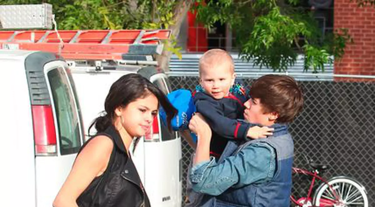 Justin Bieber şi Selena Gomez au deja un copil? 