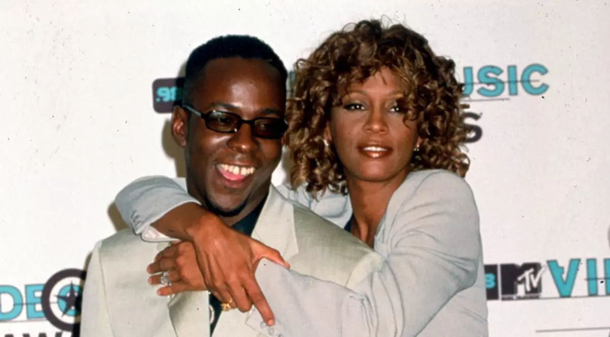 Bobby Brown a susţinut un concert la câteva ore după ce Whitney Houston a murit