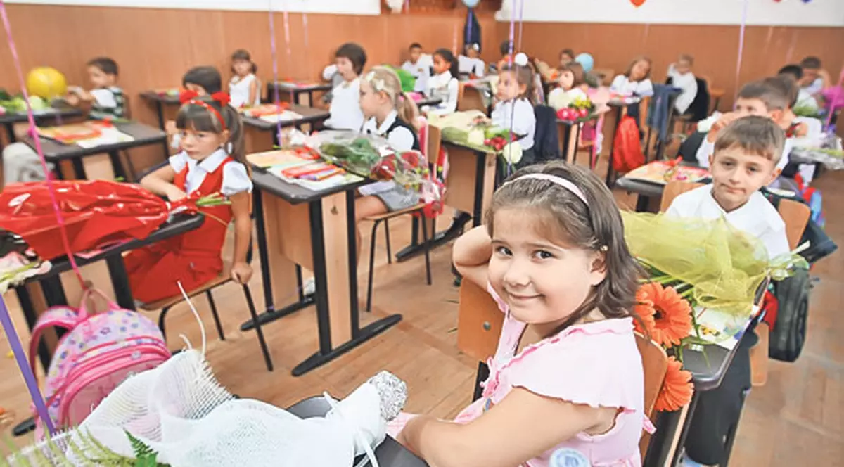 Înfiinţarea clasei pregătitoare la şcoală îi nemulţumeşte pe părinţii micuţilor: «Lăsaţi-ne copiii încă un an la grădiniţă»