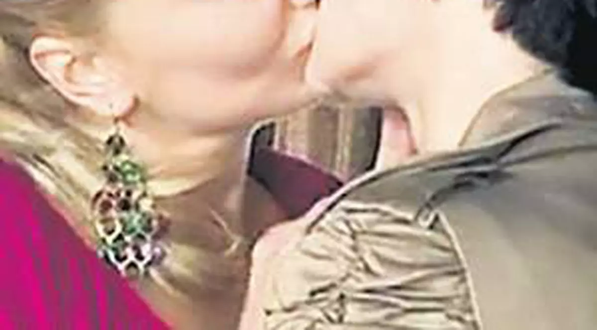 ”Eu sunt adevărata iubită a lui Carmen Șerban!” Vezi celebritatea care susține asta!