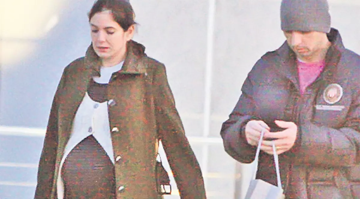 Gravidă în 9 luni, soţia lui Dan Negru pofteşte la cumpărături