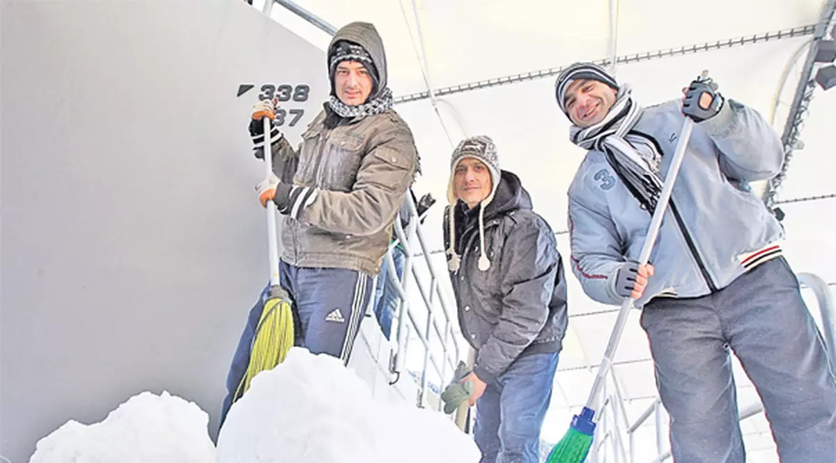 Pușcăriașii de la Jilava, la zăpadă pe Arena Naţională | FOTO