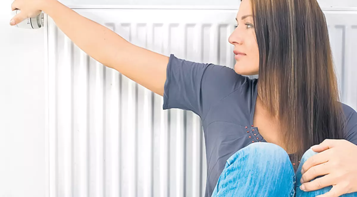 Ca să faci economie la căldură, deși afară e ger, redu temperatura caloriferelor