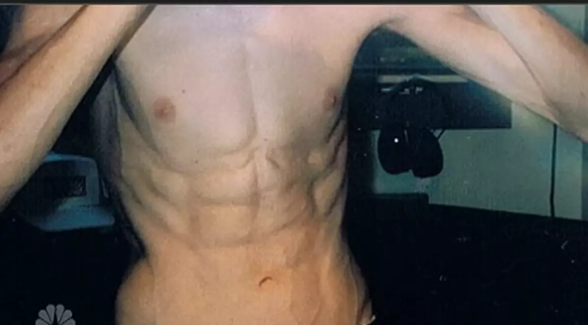 Boala fotomodelelor îi loveşte pe bărbaţi! Manorexia îi transformă în schelete! VIDEO ŞOCANT