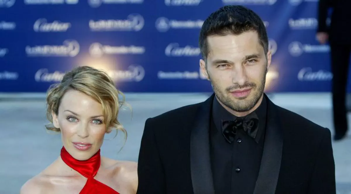 Kylie Minogue va cânta la nunta fostului iubit, Olivier Martinez