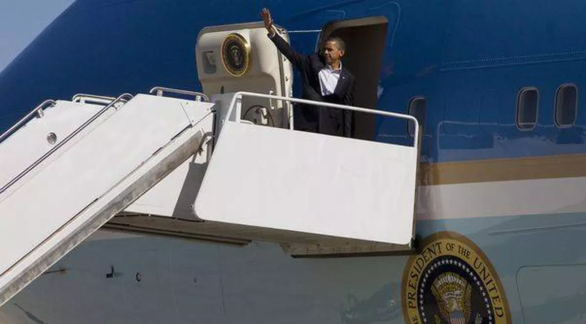 179.750 de dolari atât costă o oră de zbor cu avionul lui Obama