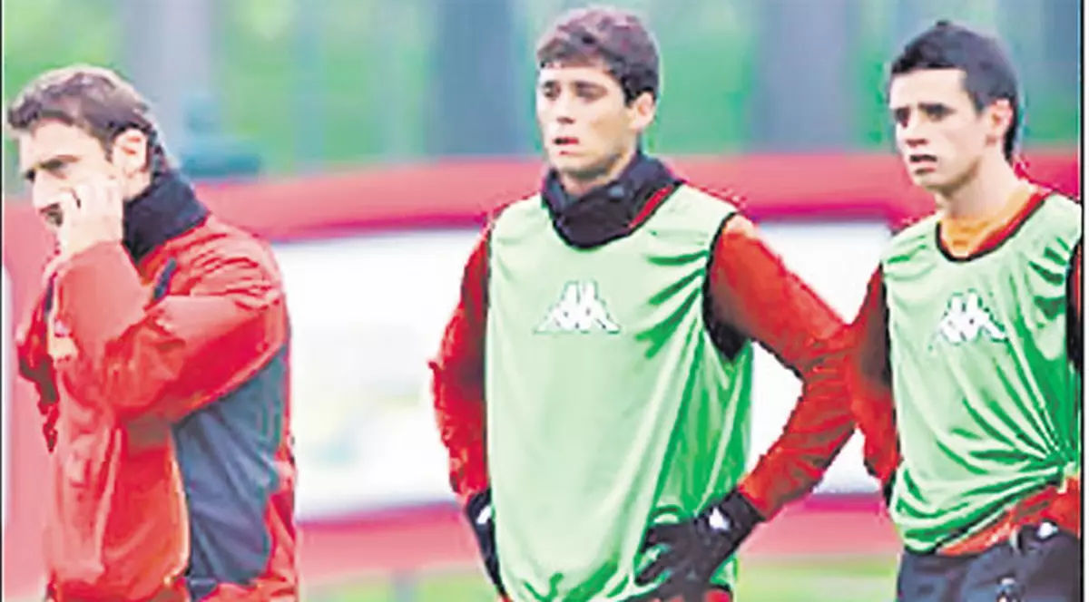 Un tânăr jucător român face senzaţie la Bari, unde este împrumutat de AS Roma: Adrian Stoian