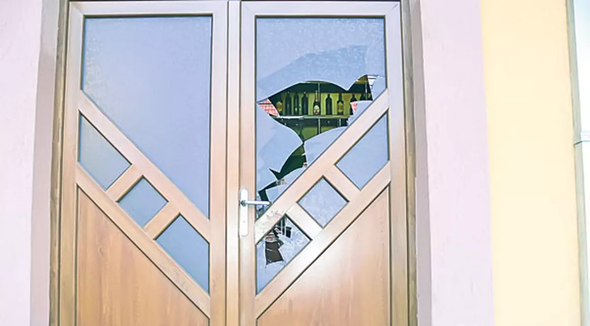 Pirandele, furioase că le-au deranjat mascaţii