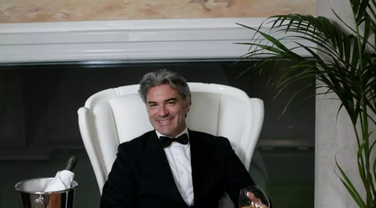 Studiile au demonstrat! Oamenii bogaţi, tentaţi să încalce mai des codul rutier, să fure şi să trişeze mai mult