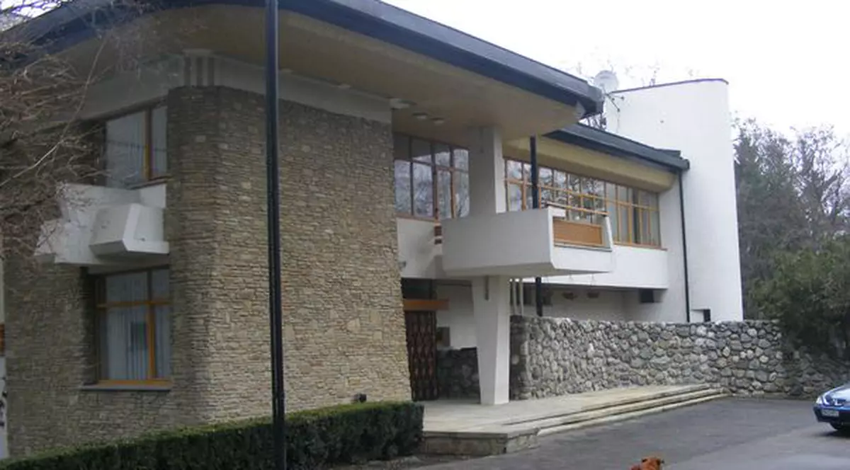 Cine vrea să cumpere o fosta vilă de protocol a lui Ceaușescu? Costă "doar" 1,34 milioane de euro!